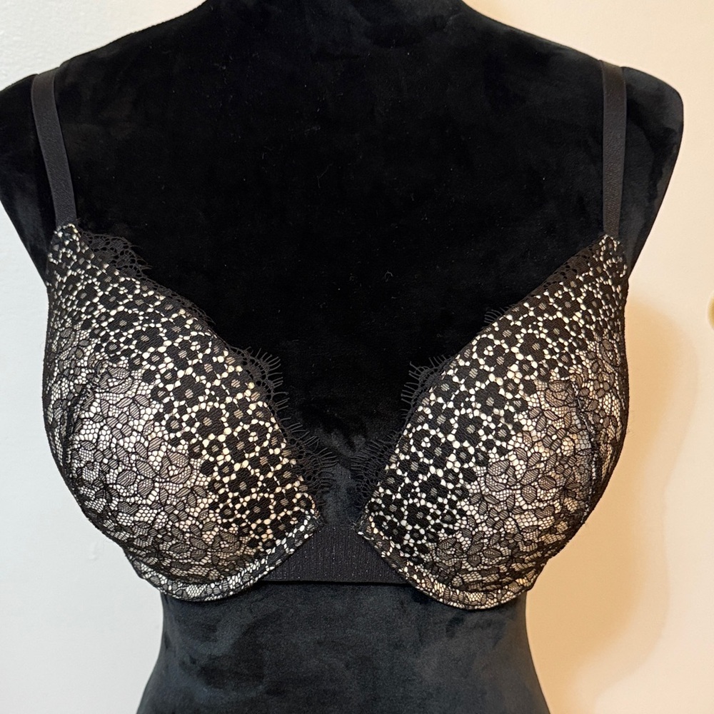 Victoria's Secret Black and Cream Lace Bra